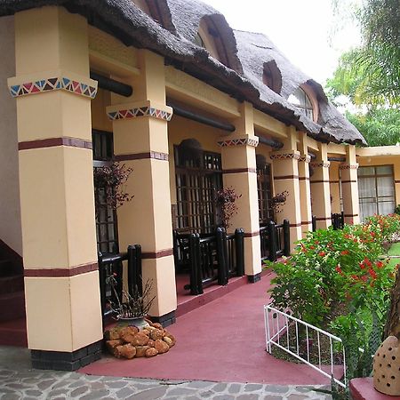 Lalani Hotel And Conference Centre 불라와요 외부 사진