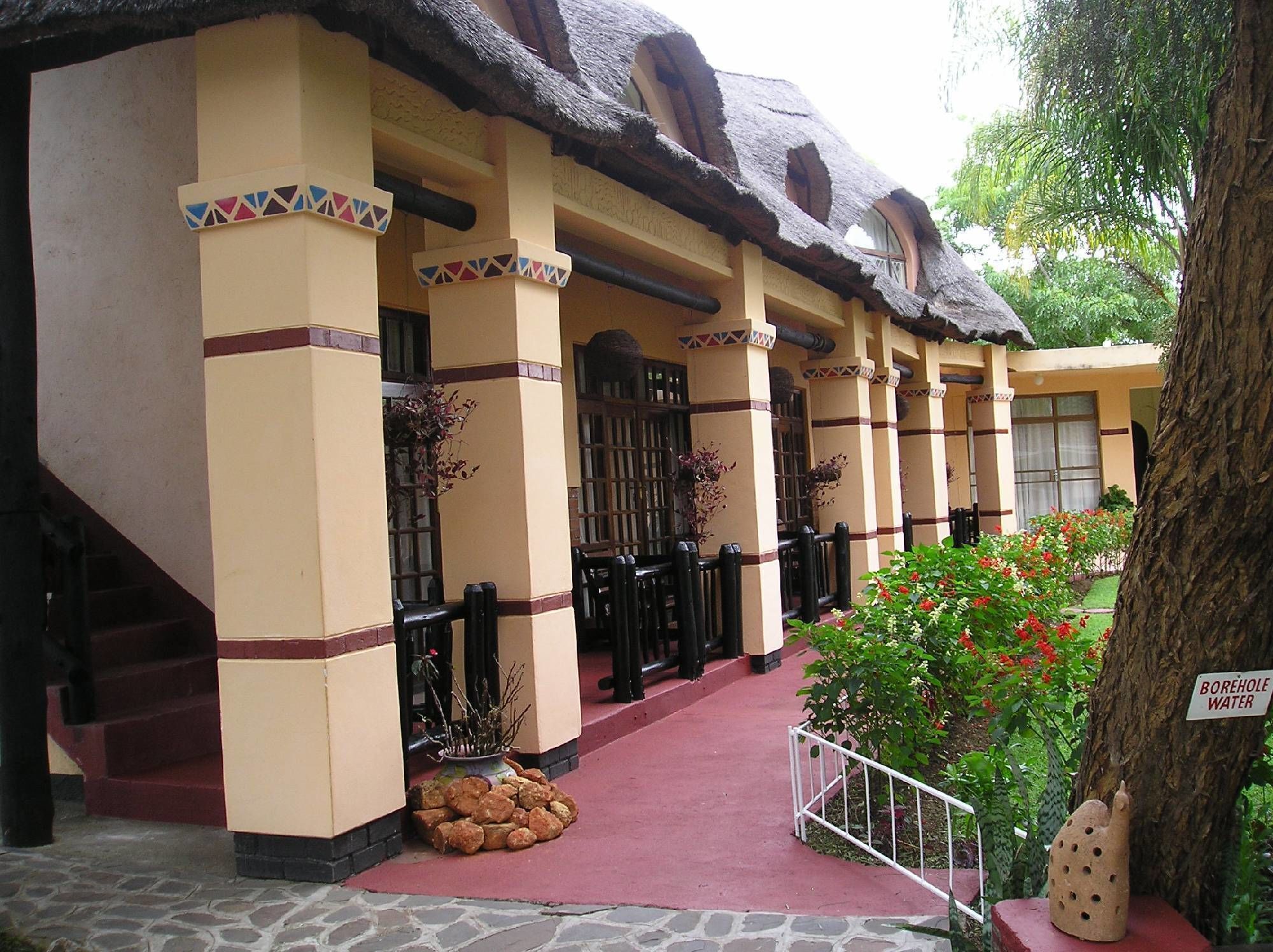 Lalani Hotel And Conference Centre 불라와요 외부 사진